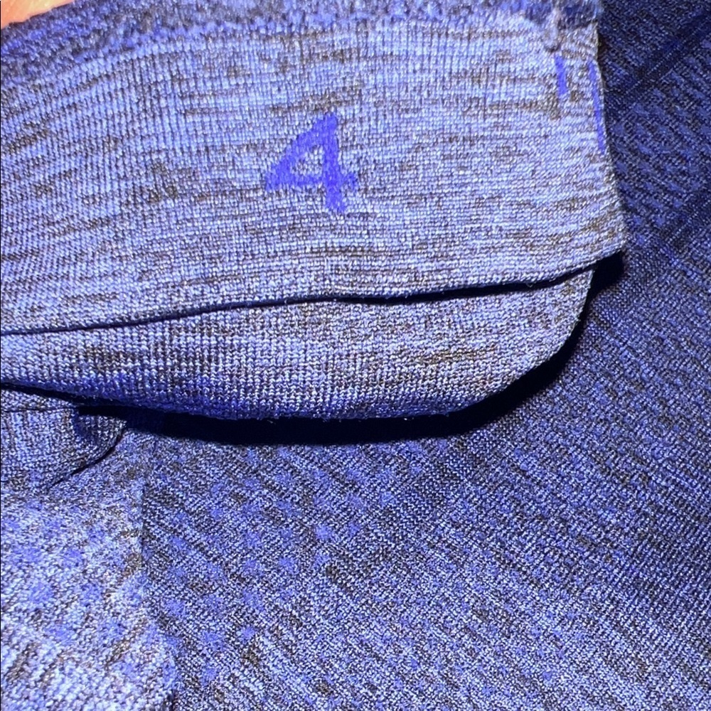 Lululemon long sleeve blue shirt size 4 - Picture 8 of 8